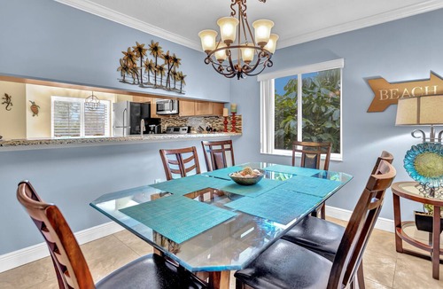Jupiter Condo | Comfy Condo at Jupiter Bay Resort, with easy beach access
