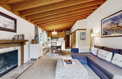 Sun Valley Condo | Comfy Condo with Shared Pool, Sauna - Near Slopes, Mountain Views