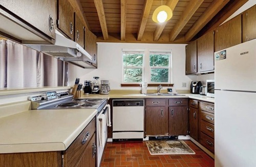 Sun Valley Condo | Comfy Condo with Shared Pool, Sauna - Near Slopes, Mountain Views