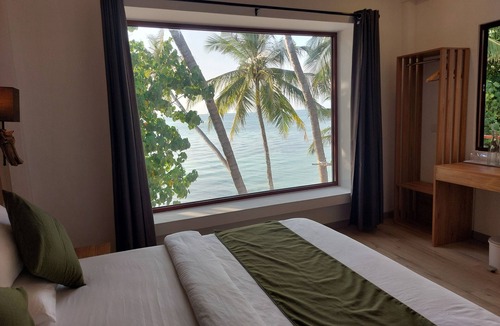 Dhiffushi Hotel | Comfy Cool Breeze by eMzaz