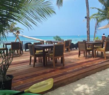 Dhiffushi Hotel | Comfy Cool Breeze by eMzaz