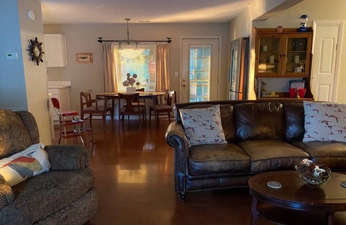 Killen House | Comfy, cozy, fun home on Wilson Lake with piers & kayaks