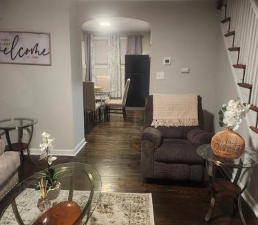 Upper Darby Apartment | Comfy & Cozy