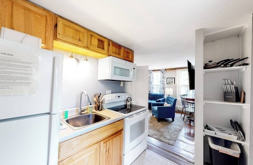 Castine House | Comfy Downtown Getaway w/Full Kitchen - Close to the Beach