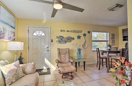 Downtown Dunedin House | Comfy Dunedin Escape: 1 Block to Main Street!