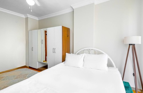Kaleici Apartment | Comfy Flat with Balcony 10 min to Hadrian Gates