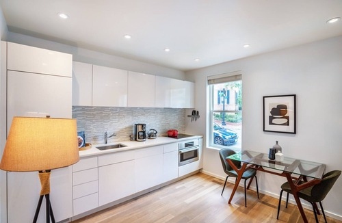 Georgetown Apartment | Comfy Georgetown 1BR w/bike storage near Waterfront by Blueground