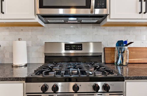 Eagle House | Comfy “Idahome” just minutes from downtown Eagle. A perfect 3BR family gem!