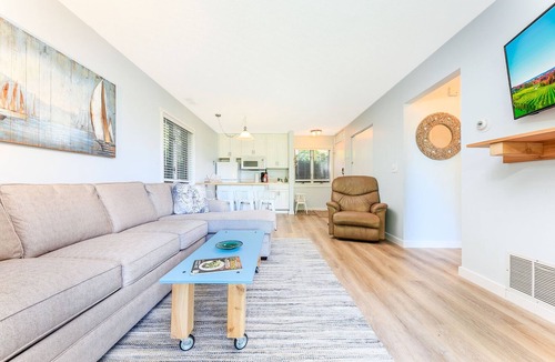 Acme Condo | ☀ Comfy Lakeside Condo @ The Shores ➠ 5607