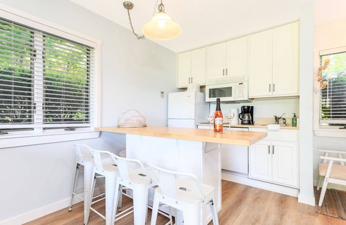 Acme Condo | ☀ Comfy Lakeside Condo @ The Shores ➠ 5607