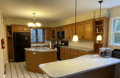 Elverson House | Comfy modernized farmhouse in small village near major roads and attractions.
