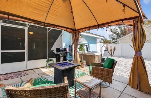 Mount Dora House | Comfy Mount Dora Cottage - King Bed - Updated & Clean!