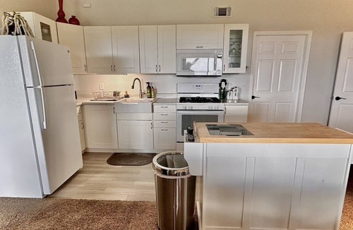 Prescott House | Comfy Mountain Side Stay - Incredible Views