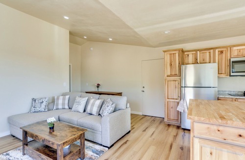Yosemite Forks House | Comfy Oakhurst Duplex Near Hiking & Sightseeing!