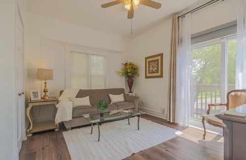 Forest Park Apartment | Comfy One Bed Apartment in Forest Park