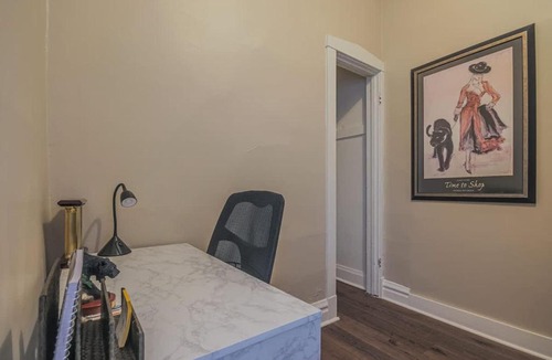Forest Park Apartment | Comfy One Bed Apartment in Forest Park