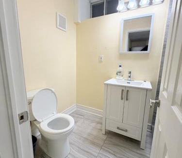 East Credit Apartment | Comfy One Bedroom BasementApartment near Heartland