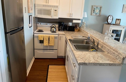 North Carolina Coast Condo | Comfy, Peaceful North End Condo With Ocean View, Pool & Private Deck