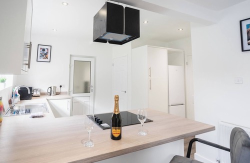 Higher Walton House | Comfy Spacious Home Near Preston City Centre - Sleeps 7