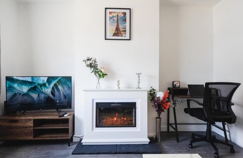 Preston House | Comfy Spacious Home Near Preston City Centre - Sleeps 6