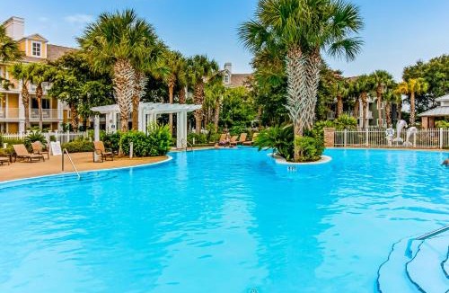Baytowne Wharf Apartment | Comfy studio with kitchenette central AC pools hot tub & tennis