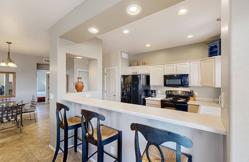 Rancho Vistoso Condo | Comfy, updated condo with pool & hot tub - dog-friendly