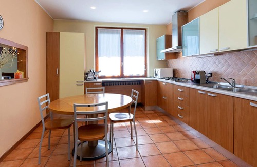 Meina Villa | Comfy villa with private pool and views over the lake! - Villa Isabella