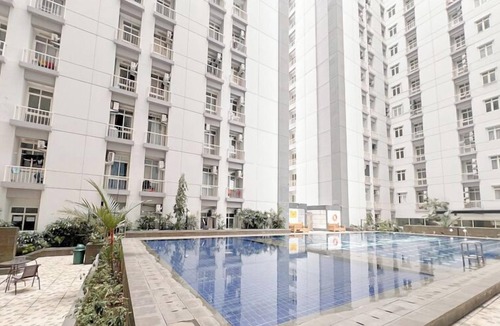 Surabaya Apartment | Comfy White Studio For 2 Pax At Bale Hinggil Apartment
