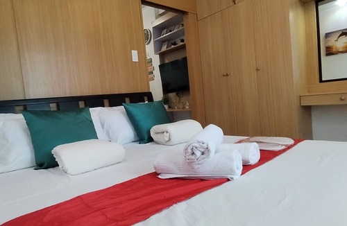 Barangay 76 Apartment | Comfystay at Shell Residences