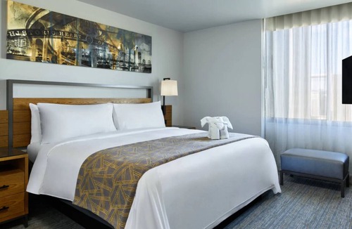 Cortez Hill Hotel | Comic-Con friendly, Upscale suite in Gas Lamp, Marriott Pulse Club!