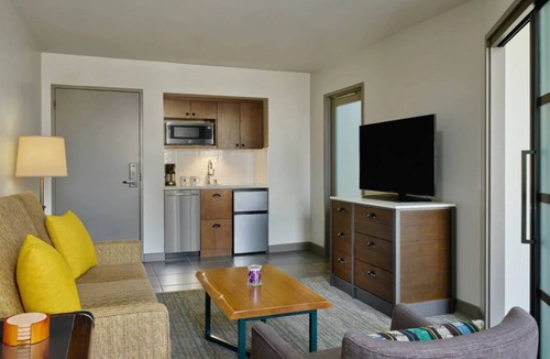 Cortez Hill Hotel | Comic-Con friendly, Upscale suite in Gas Lamp, Marriott Pulse Club!