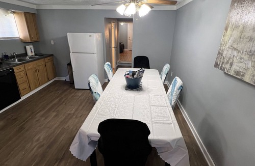Mount Pleasant Apartment | Coming into town for any special event.Cozy spacious space with all your needs!