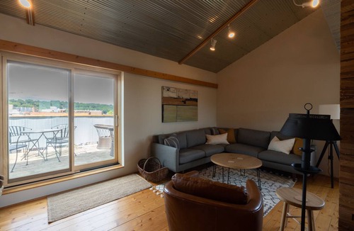 Stillwater Condo | Commander-South Bin. DT Stillwater. River Views!