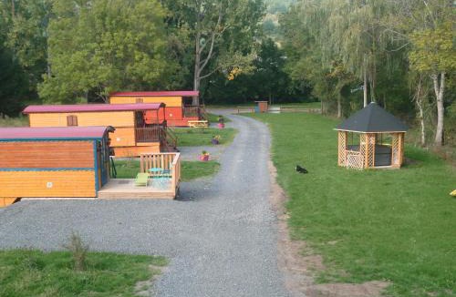 Saint-Nectaire Resort | Comme Sur Des Roulottes