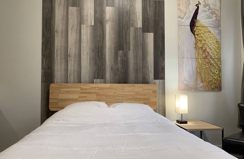 Whyte ave Hotel | Commercial Hotel