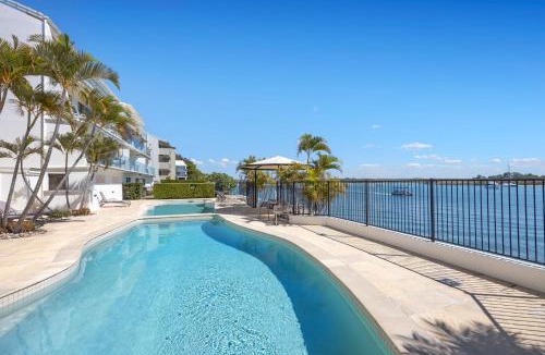 Noosa Heads Apartment | Commodore 6
