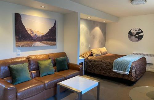 North Dunedin Hotel | Commodore Motel