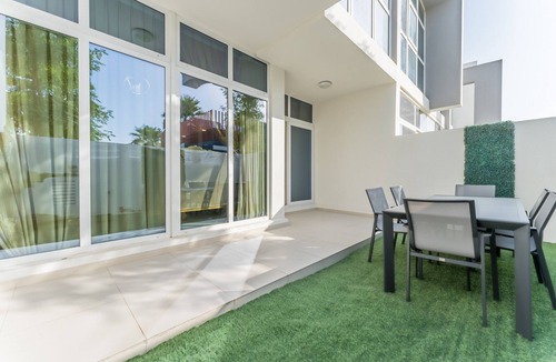 Dubai Ski Chalet | Community and Pool View 3BR Townhouse, Minutes from Desert Camp,DAMAC Hills 2