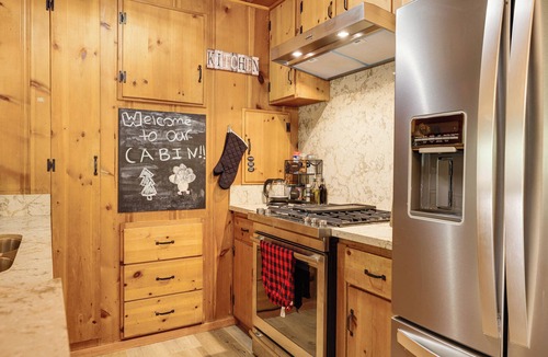 Phoenix Lake-Cedar Ridge Cabin | Community Lake Access: Peaceful Cabin in Sonora!