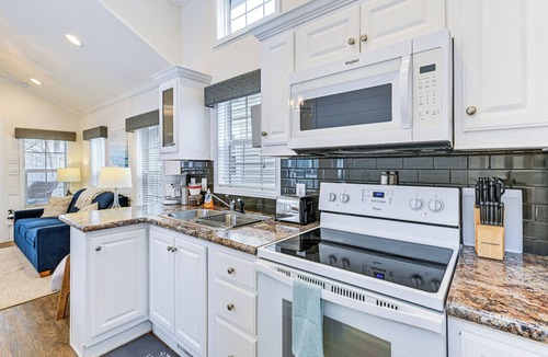 Sherrills Ford Cottage | Community Perks + Views: Cozy Lake Norman Cottage