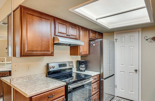 Laughlin Condo | Community Pool & Gym: Apt 5 Mi to Laughlin Casinos