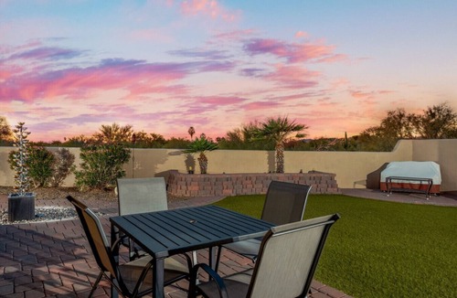 Santa Fe Park House | Community Pool & Spa | 4 BR 3 BA | Yard | Office
