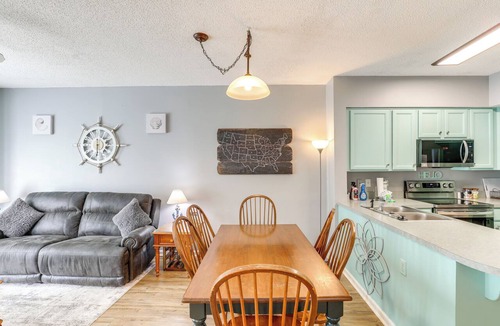 Red Hill Condo | Community Pool & Tennis Court: Myrtle Beach Condo