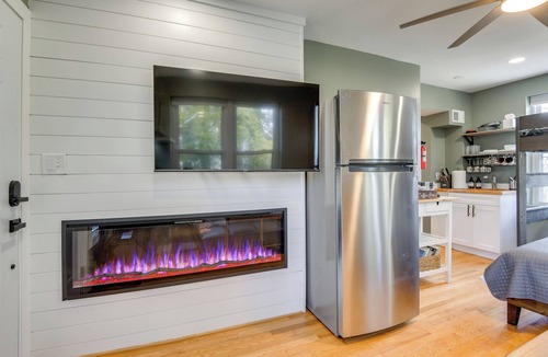 Cheverly Apartment | Commuter's Dream for DC250! Studio 1/2 Mi to Metro