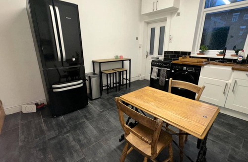 Chesterfield House | Commuters Getaway Chesterfield