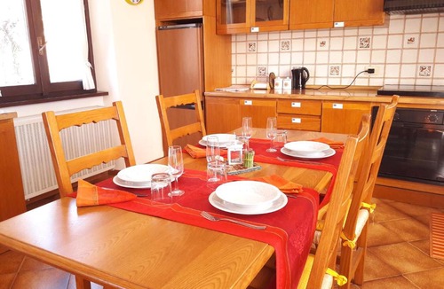 San Fermo della Battaglia Apartment | Como Country House