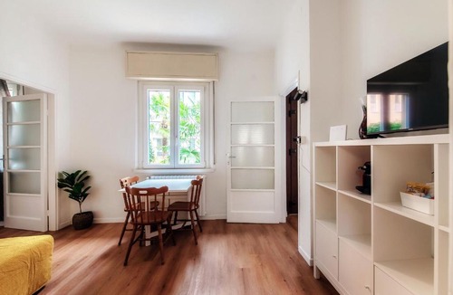 Como Apartment | Como Gateway by Quokka 360 - Between Como and Switzerland