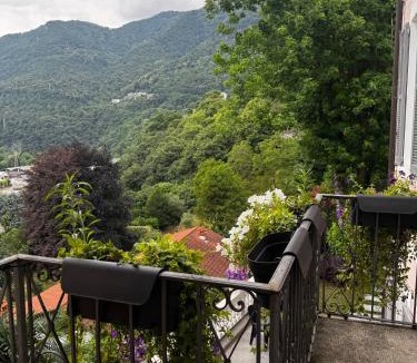 Caslino d'Erba House | Como Lake Villa Galli & Pool