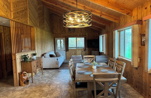 Grantsdale Cabin | Como View Cabin - 2 bedroom cabin, epic views, close to fishing access, sleeps 4