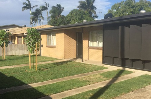 South Mackay House | Compact single level home with pool and huge fenced yard
